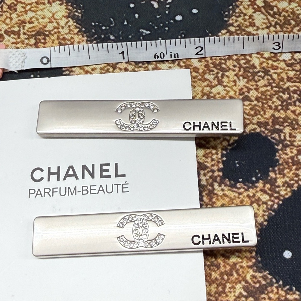 Chanel PARFUM BEAUTE GWP Silver Hair Clips - Picture 4 of 4